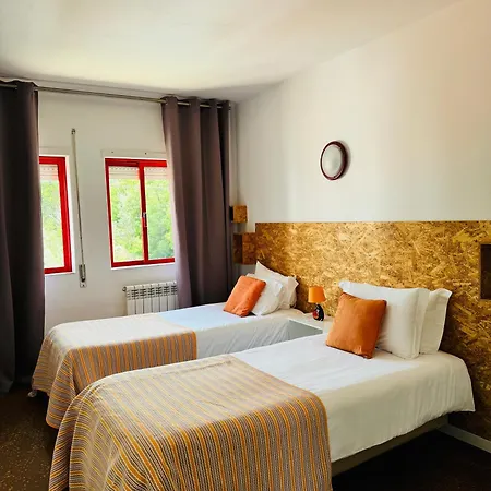 Nature & Guest Rooms, Aldeamento Turistico Do Camarido Hostel