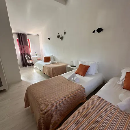 Nature & Guest Rooms, Aldeamento Turistico Do Camarido Auberge de jeunesse