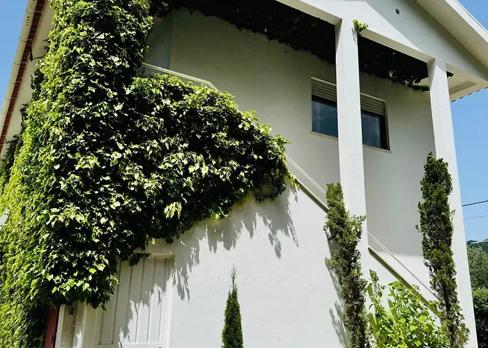 Nature & Guest Rooms, Aldeamento Turistico Do Camarido Hostel *